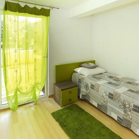 Sunnyside - Cdn02066-dyd Apartment
