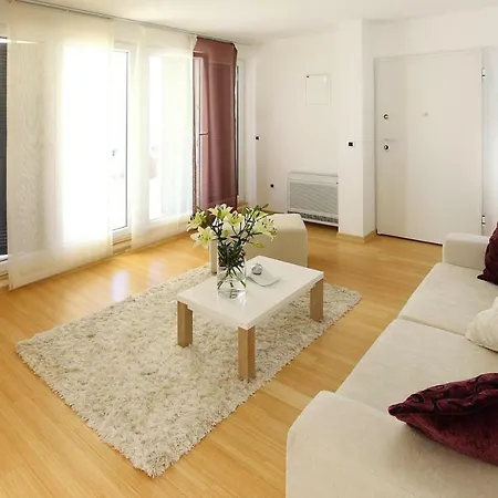 Sunnyside - Cdn02066-dyd Apartment